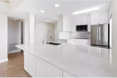 1060 Lake Shore Drive #201, West Palm Beach, FL 33403 - Photo 18