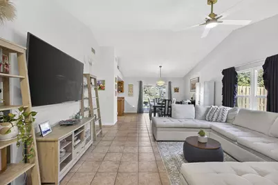 132 Parkwood Drive, Royal Palm Beach, FL 33411 - Photo 4