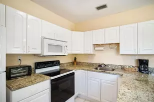 14870 Horseshoe Trce, Wellington, FL 33414 - Photo 4