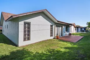 6329 Tall Cypress Cir, Greenacres, FL 33463 - Photo 4