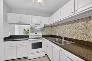 1432 S Lakeside Dr, Lake Worth Beach, FL 33460 - Photo 14