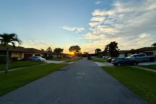 4893 Palm Hill Dr, West Palm Beach, FL 33415 - Photo 4