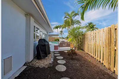 999 SE 6th Terrace, Pompano Beach, FL 33060 - Photo 22