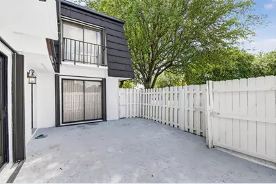 320 Woodland Road, Palm Springs, FL 33461 - Photo 2