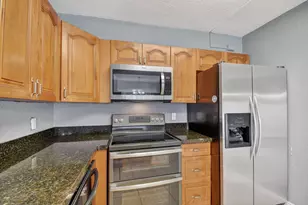 320 Woodland Rd, Palm Springs, FL 33461 - Photo 14