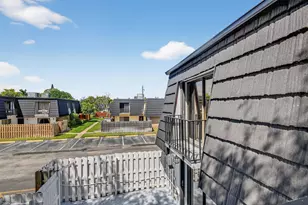 320 Woodland Rd, Palm Springs, FL 33461 - Photo 32