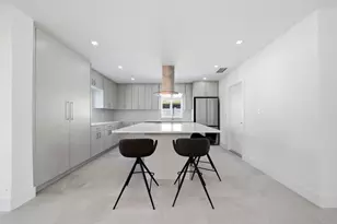 2001 NE 17th Way, Fort Lauderdale, FL 33305 - Photo 10