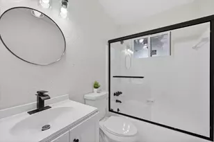 710 SW 67th Ave, Pembroke Pines, FL 33023 - Photo 12