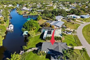 643 SE Harborview Dr, Port Saint Lucie, FL 34983 - Photo 1