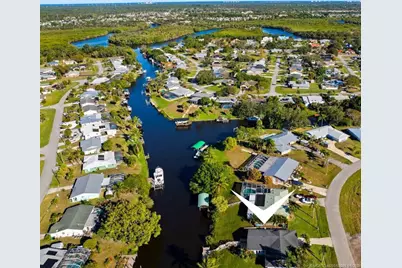 643 SE Harborview Drive, Port Saint Lucie, FL 34983 - Photo 10