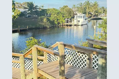 643 SE Harborview Drive, Port Saint Lucie, FL 34983 - Photo 2