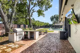 850 SW 87th Ln, Plantation, FL 33324 - Photo 70