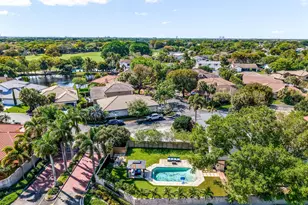 850 SW 87th Ln, Plantation, FL 33324 - Photo 10