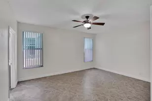 11032 Boston Dr, Hollywood, FL 33026 - Photo 12