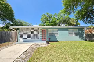 330 Barraclough St, Fort Pierce, FL 34982 - Photo 2