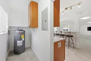 629 NE 36th St, Oakland Park, FL 33334 - Photo 36