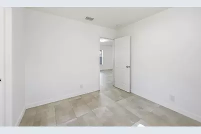 629 NE 36th Street, Oakland Park, FL 33334 - Photo 12