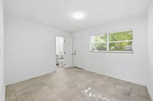 629 NE 36th St, Oakland Park, FL 33334 - Photo 10