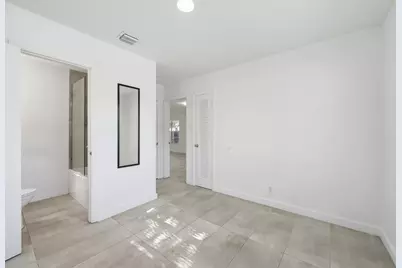 629 NE 36th Street, Oakland Park, FL 33334 - Photo 12