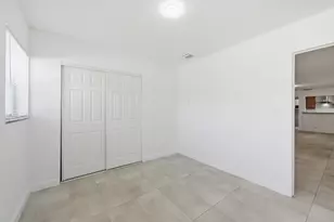 629 NE 36th St, Oakland Park, FL 33334 - Photo 8