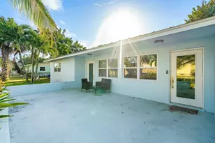 8719 40th Ter N, Palm Beach Gardens, FL 33410 - Photo 2