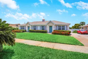 527 W Jasmine Dr, Lake Park, FL 33403 - Photo 2