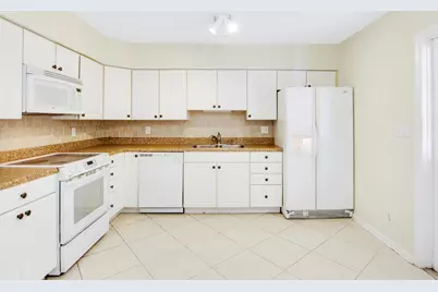 527 W Jasmine Drive, Lake Park, FL 33403 - Photo 4