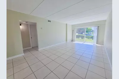 1501 Crescent Circle #E40, Lake Park, FL 33403 - Photo 4