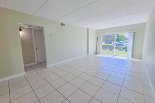 1501 Crescent Cir, Lake Park, FL 33403 - Photo 4