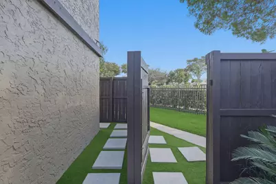 1871 Bayberry Drive #1871, Pembroke Pines, FL 33024 - Photo 8