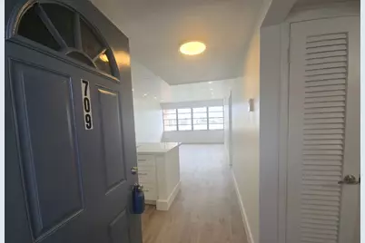 18555 NE 14th Avenue #709, Miami, FL 33179 - Photo 1