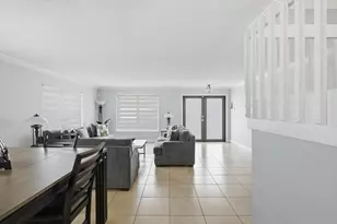 18811 NW 80th Ave, Hialeah, FL 33015 - Photo 20