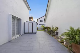 18811 NW 80th Ave, Hialeah, FL 33015 - Photo 16