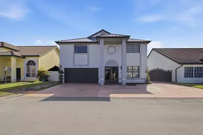 18811 NW 80th Avenue, Hialeah, FL 33015 - Photo 2