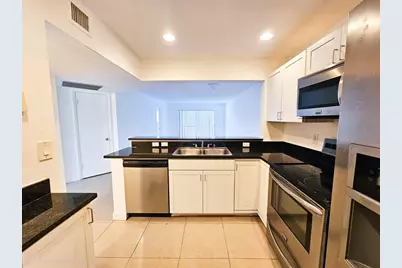 8051 S Colony Cir Circle #201, Tamarac, FL 33321 - Photo 4