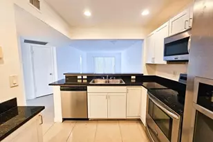 8051 S Colony Cir Circle, Tamarac, FL 33321 - Photo 4