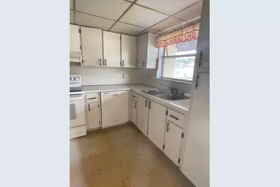 8666 Satalite Terrace, West Palm Beach, FL 33403 - Photo 6