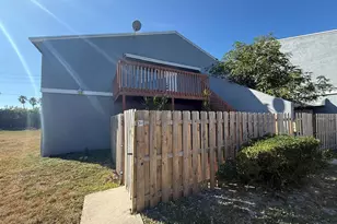 24 Crossings Cir, Boynton Beach, FL 33435 - Photo 10