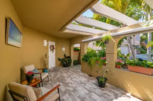 1227 Seagrape Cir, Weston, FL 33326 - Photo 6