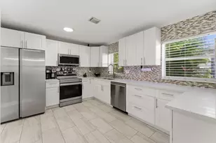 2428 NW 98th Ln, Coral Springs, FL 33065 - Photo 6