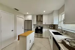 9890 Pecan Tree Dr, Boynton Beach, FL 33436 - Photo 6