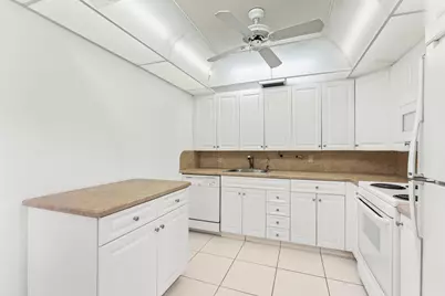 1047 Lincoln C, Boca Raton, FL 33434 - Photo 10