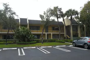 410 Meadows Cir, Boynton Beach, FL 33436 - Photo 1