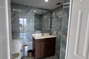 20515 E Country Club Dr, Miami, FL 33180 - Photo 26