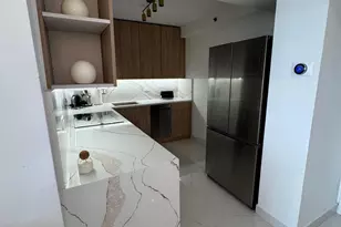 20515 E Country Club Dr, Miami, FL 33180 - Photo 6