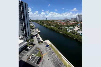 20515 E Country Club Drive #1442, Miami, FL 33180 - Photo 2