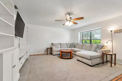 1007 Raintree Lane, Palm Beach Gardens, FL 33410 - Photo 10