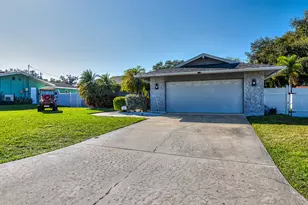 2376 Armour Dr, Dunedin, FL 34698 - Photo 8