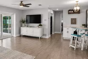 2376 Armour Dr, Dunedin, FL 34698 - Photo 6