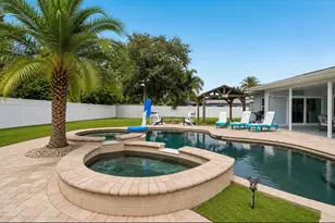 2376 Armour Dr, Dunedin, FL 34698 - Photo 2